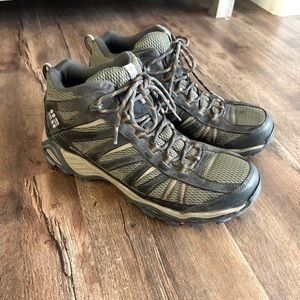 Columbia Men’s 11 Redmond V2 Mid Waterproof Shoe Hiking Boots